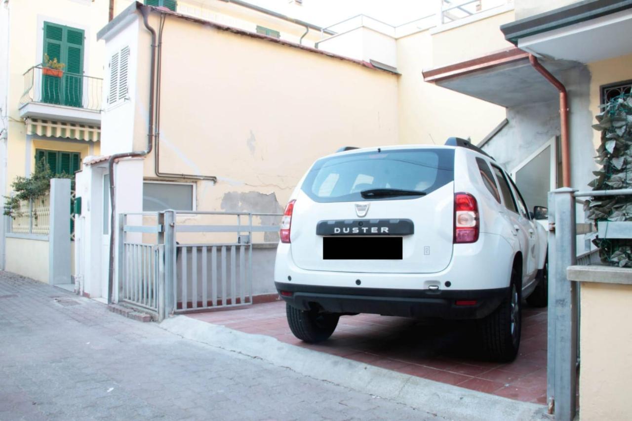 La Casa In Passeggiata - Seancity فياريجيو المظهر الخارجي الصورة